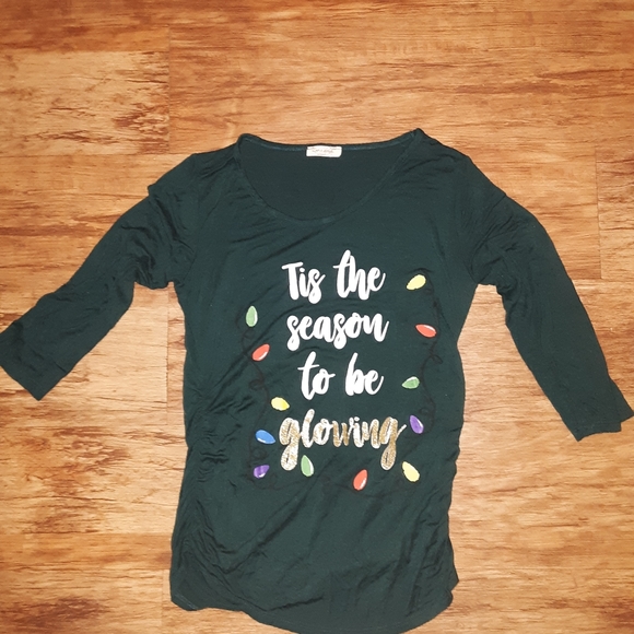 Tops - 🐥Holiday maternity shirt🐥